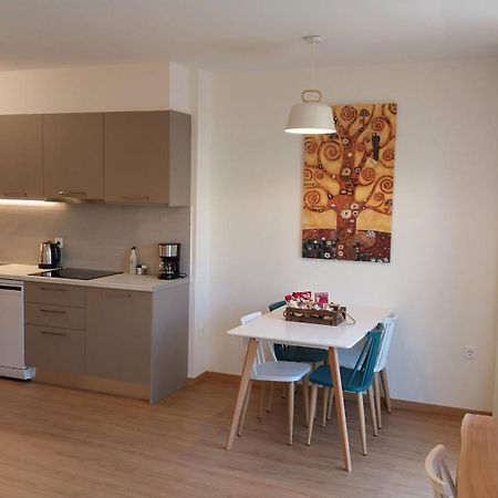 Uni Island - City Heart Suites Iraklion Buitenkant foto