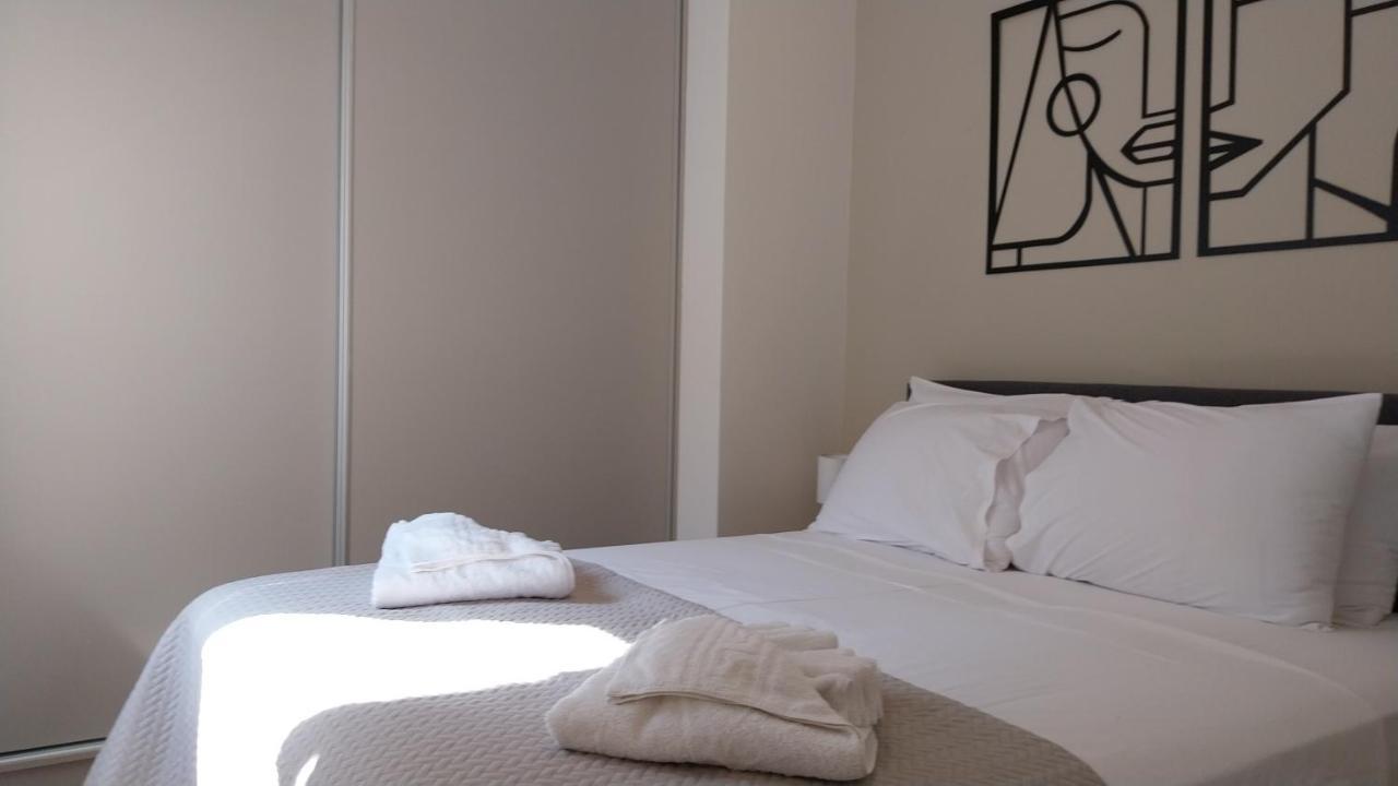 Uni Island - City Heart Suites Iraklion Buitenkant foto