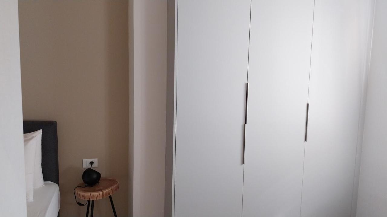 Uni Island - City Heart Suites Iraklion Buitenkant foto