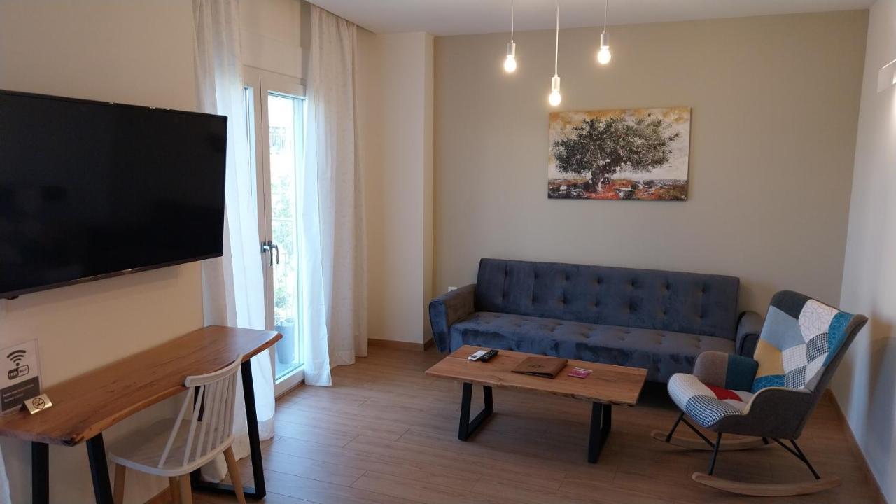 Uni Island - City Heart Suites Iraklion Buitenkant foto