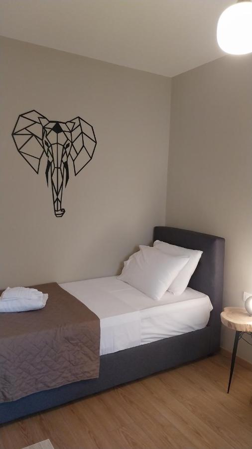 Uni Island - City Heart Suites Iraklion Buitenkant foto