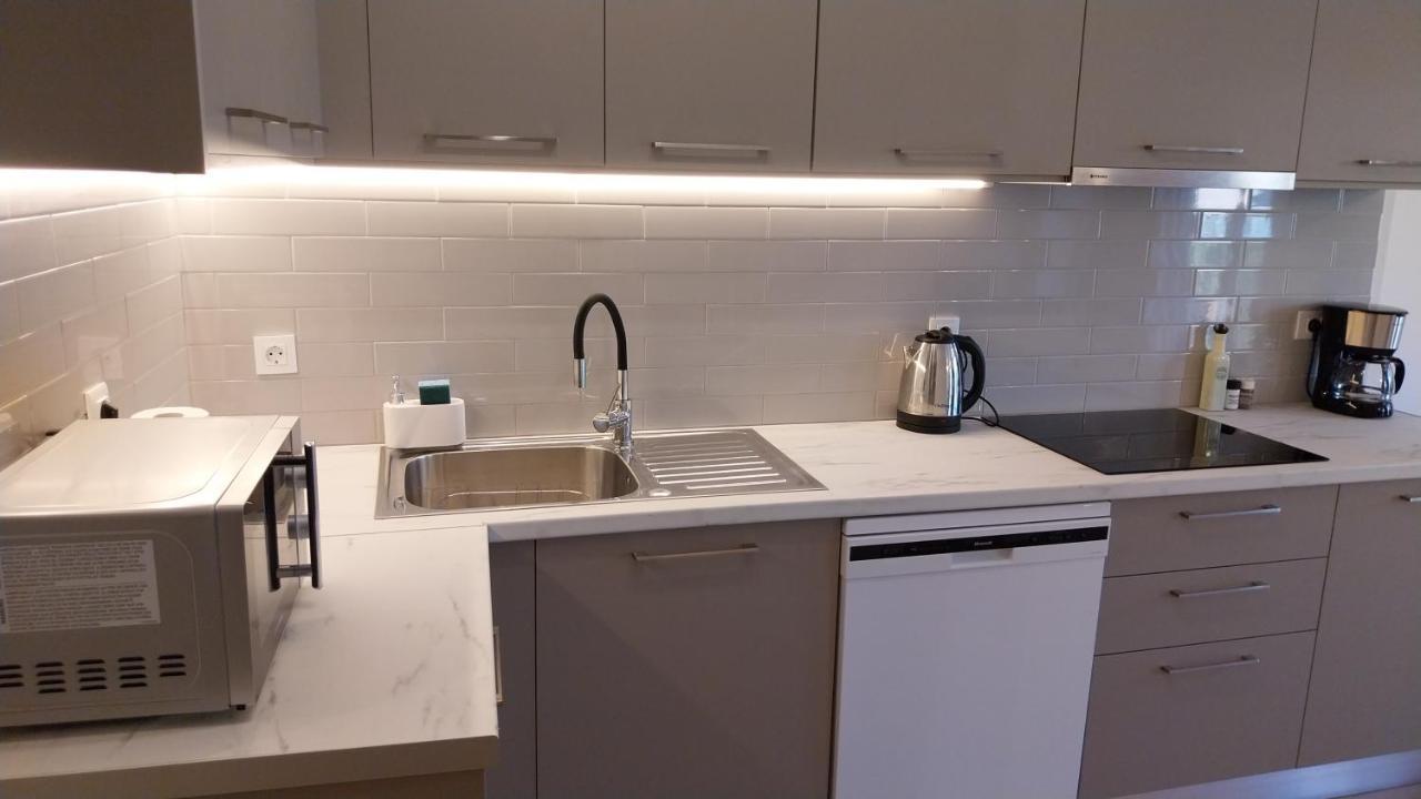 Uni Island - City Heart Suites Iraklion Buitenkant foto