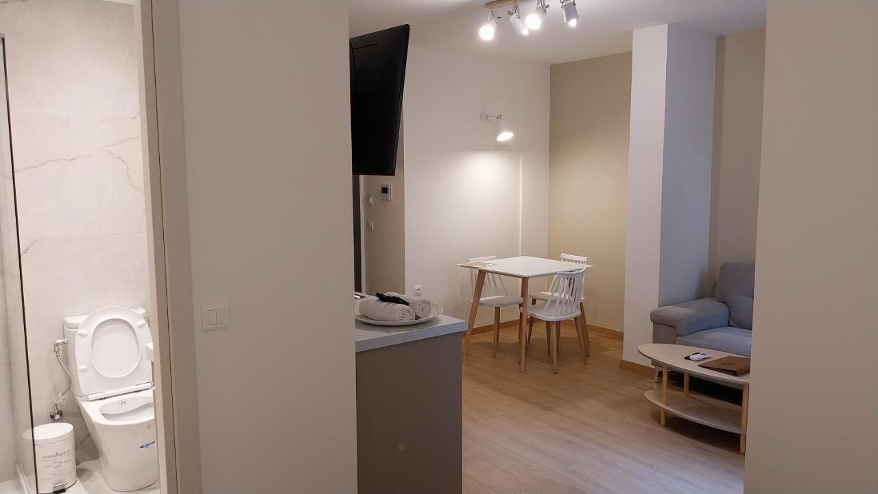 Uni Island - City Heart Suites Iraklion Buitenkant foto