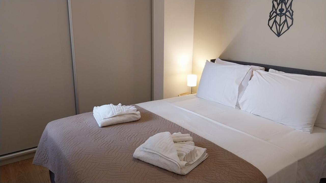 Uni Island - City Heart Suites Iraklion Buitenkant foto
