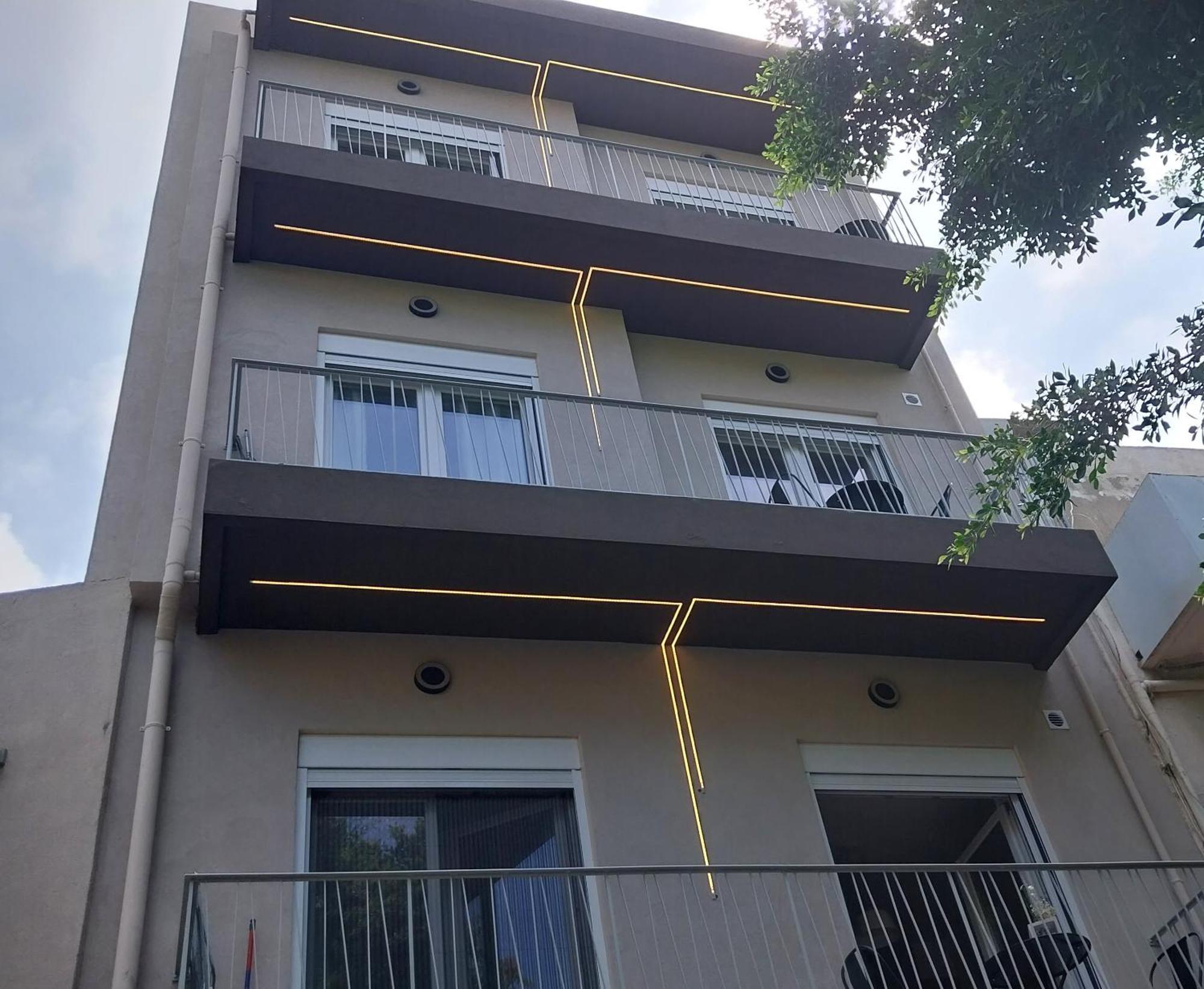 Uni Island - City Heart Suites Iraklion Buitenkant foto
