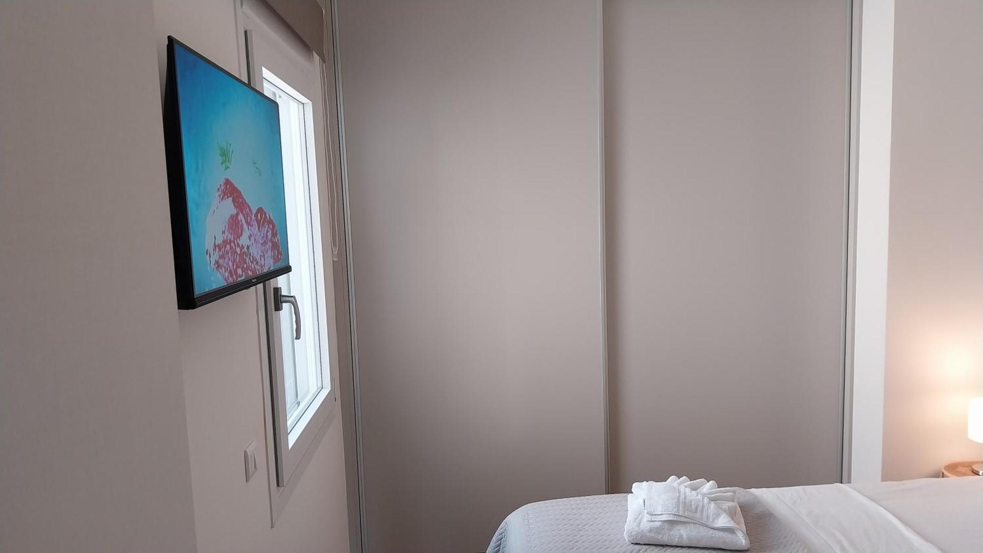 Uni Island - City Heart Suites Iraklion Buitenkant foto