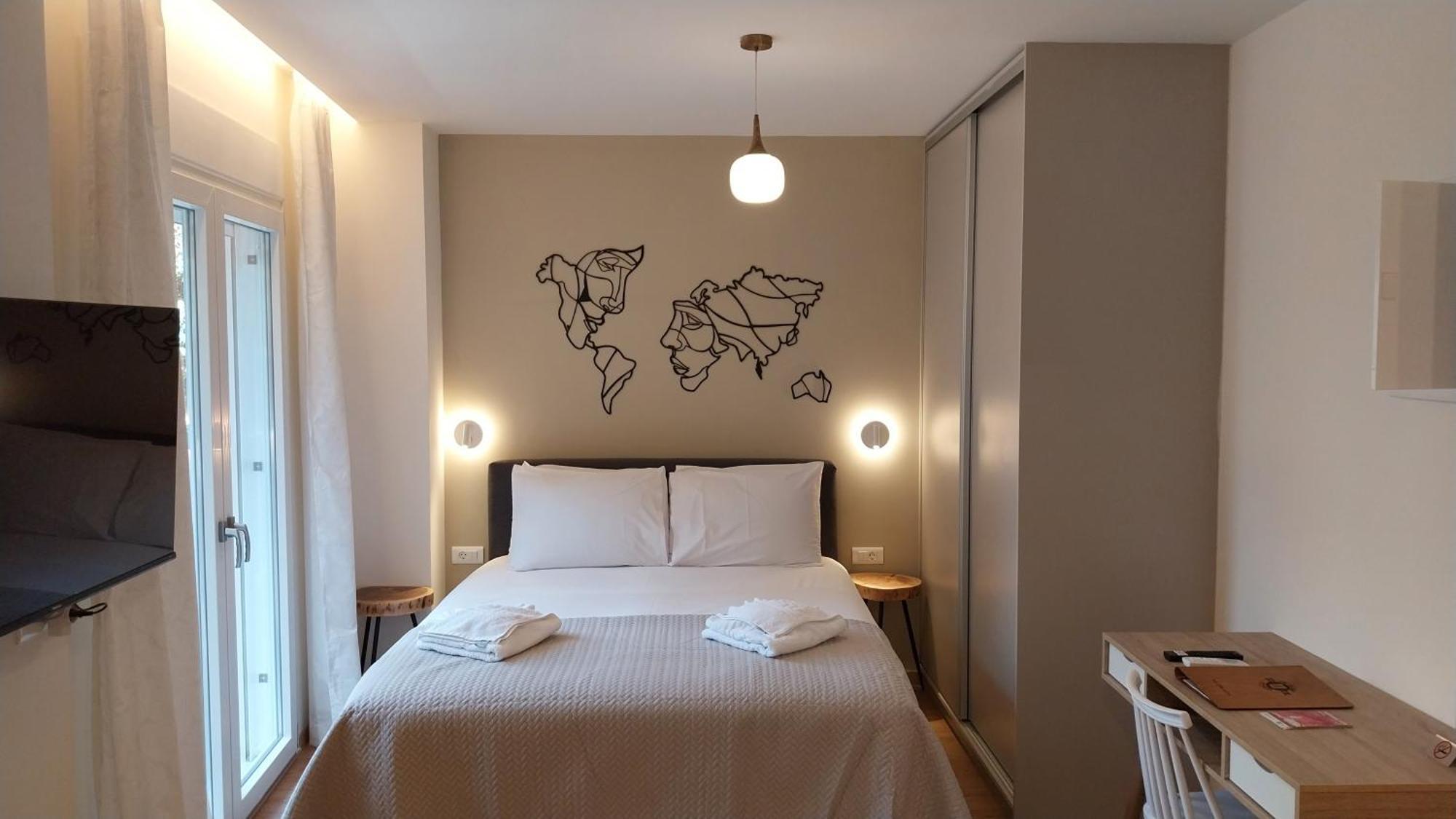 Uni Island - City Heart Suites Iraklion Buitenkant foto
